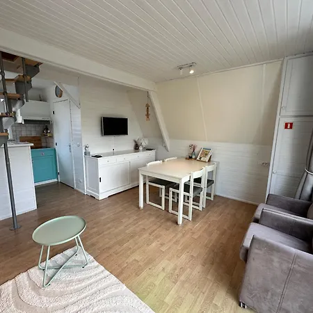 Gezellige Chalet In Nieuwpoort - Opkuis Inbegrepen In De Prijs Oostduinkerke Exterior photo